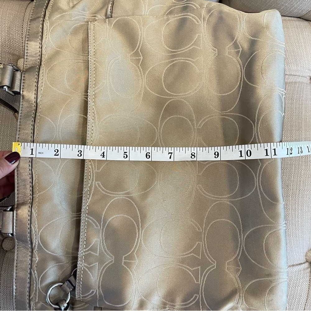 COACH Metallic Gold And Light khaki SIGNATURE Monogram TOTE Diaper Bag No strap - Picture 13 of 16